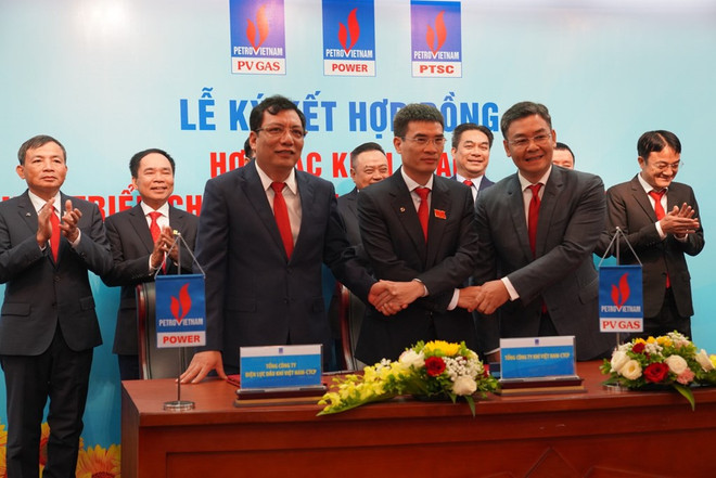 PVN : signature d’un contrat de projets de gaz-électricité-port de services ảnh 1