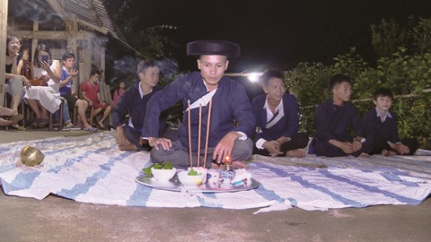 Le nhay bói des Dao pour accueillir le Nouvel An ảnh 1 Le nhay bói des Dao pour accueillir le Nouvel An ảnh 1