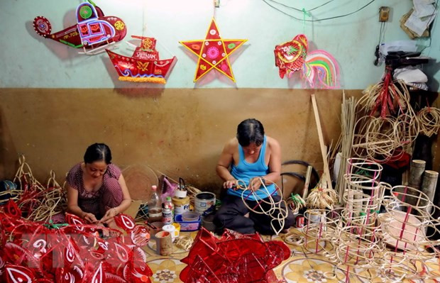 Les jouets traditionnels de la fête de la mi-automne de plus en plus prisée ảnh 2 Les jouets traditionnels de la fête de la mi-automne de plus en plus prisée ảnh 2