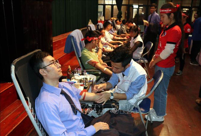 La Fête "Dimanche rouge" 2020 dans les provinces de Quang Binh et de Nam Dinh ảnh 1 La Fête "Dimanche rouge" 2020 dans les provinces de Quang Binh et de Nam Dinh ảnh 1