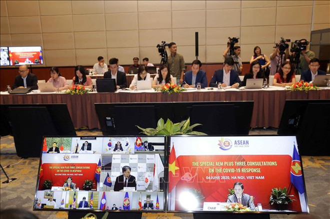 Adoption de la Déclaration commune des ministres de l’Economie de ASEAN+3 ảnh 1