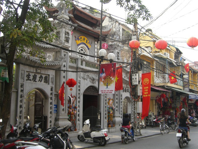 Escapade dans quelques anciennes pagodes au cœur de Hanoi ảnh 2