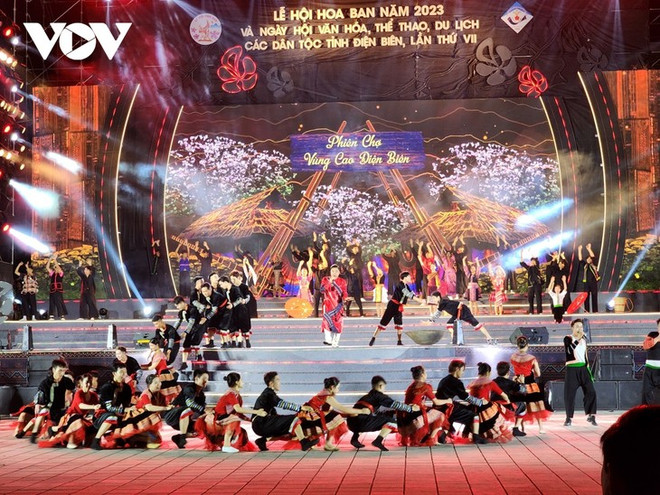 Fête des fleurs de bauhinie de Diên Biên ảnh 1 Fête des fleurs de bauhinie de Diên Biên ảnh 1