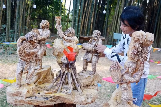 Fête du café de Buôn Ma Thuôt: remise des prix du concours de création d’objets d’art ảnh 1