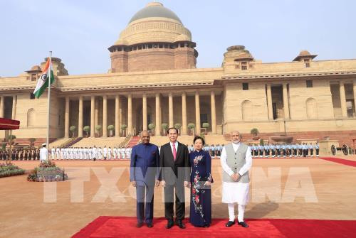 Cérémonie d’accueil officielle en l’honneur du président Tran Dai Quang en Inde ảnh 1 Cérémonie d’accueil officielle en l’honneur du président Tran Dai Quang en Inde ảnh 1
