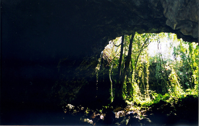 Des objets préhistoriques découverts dans les grottes volcaniques à Dak Nong ảnh 1 Des objets préhistoriques découverts dans les grottes volcaniques à Dak Nong ảnh 1
