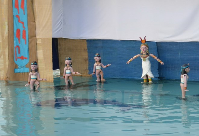 Les marionnettes sur l’eau du Vietnam séduisent le public égyptien ảnh 1 Les marionnettes sur l’eau du Vietnam séduisent le public égyptien ảnh 1