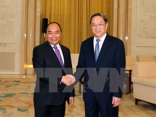 Activités du Premier ministre Nguyen Xuan Phuc à Pékin ảnh 2