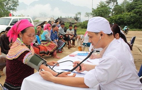 Kon Tum: assistance israélienne dans les consultations et soins médicaux ảnh 1