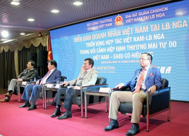 Le vice-PM Trinh Dinh Dung au Forum des hommes d’affaires vietnamiens en Russie ảnh 1 Le vice-PM Trinh Dinh Dung au Forum des hommes d’affaires vietnamiens en Russie ảnh 1