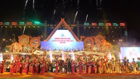 Bientôt la Fête du café de Buôn Ma Thuôt et le Festival du gongs 2017 ảnh 1