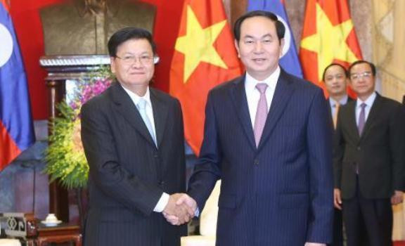 Le président Tran Dai Quang reçoit le Premier ministre laotien Thongloun Sisoulith ảnh 1 Le président Tran Dai Quang reçoit le Premier ministre laotien Thongloun Sisoulith ảnh 1