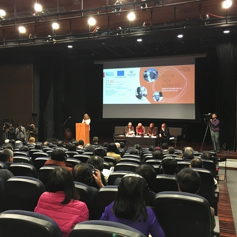 Échanges entre poètes francophones et vietnamiens à Hanoi ảnh 1  Échanges entre poètes francophones et vietnamiens à Hanoi ảnh 1