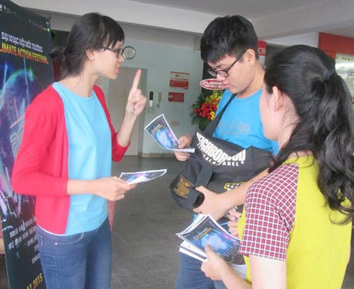 Les jeunes vietnamiens transmettent des messages à la COP21 ảnh 1 Les jeunes vietnamiens transmettent des messages à la COP21 ảnh 1