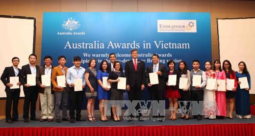 Quelque 139 étudiants vietnamiens reçoivent une bourse de l'Australie ảnh 1 Quelque 139 étudiants vietnamiens reçoivent une bourse de l'Australie ảnh 1