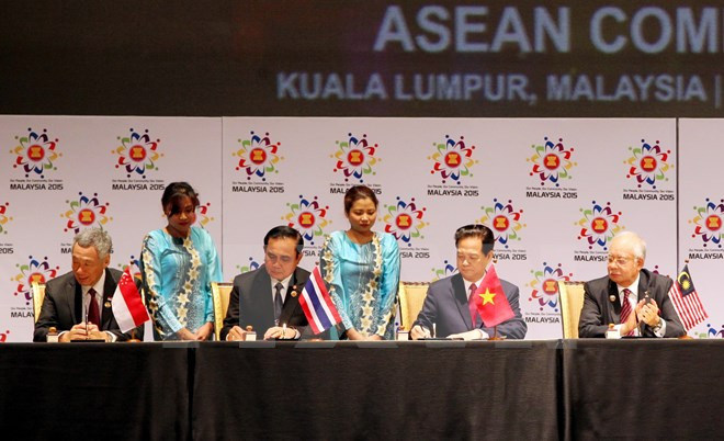 Les dirigeants saluent la création de la Communauté de l'ASEAN ảnh 1 Les dirigeants saluent la création de la Communauté de l'ASEAN ảnh 1