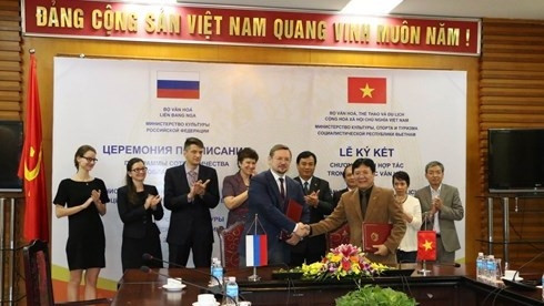 Vietnam et Russie renforcent la coopération dans la culture, les sports et le tourisme ảnh 1