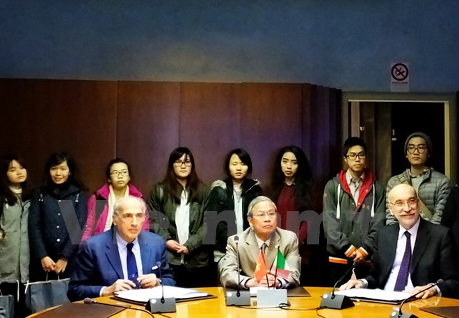 Une région italienne offre une formation et des stages aux étudiants vietnamiens ảnh 1 Une région italienne offre une formation et des stages aux étudiants vietnamiens ảnh 1
