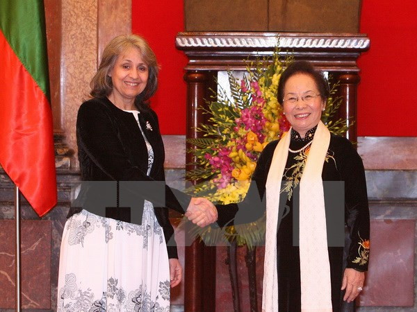 Entretien entre les vice-présidentes vietnamienne et bulgare ảnh 1
