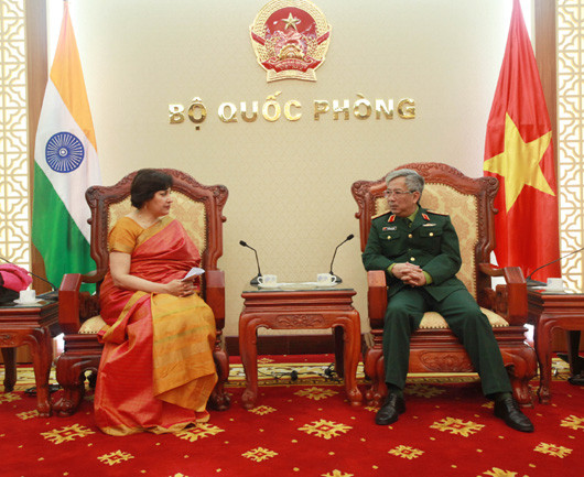 L’ambassadeur d'Inde reçu par un vice-ministre de la Défense ảnh 1 L’ambassadeur d'Inde reçu par un vice-ministre de la Défense ảnh 1