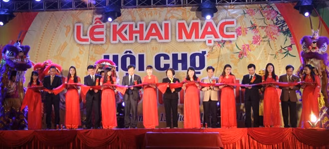 Ouverture de la Foire printanière à Quang Binh et Thai Nguyên ảnh 1