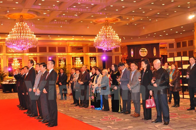 Célébration du 66e anniversaire des relations Vietnam-Chine à Guangzhou ảnh 2 Célébration du 66e anniversaire des relations Vietnam-Chine à Guangzhou ảnh 2