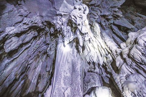 De nouvelles grottes se dévoilent près de la baie de Ha Long ảnh 2