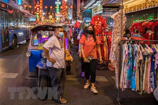 COVID-19:des milliers nouveaux cas signalés aux Philippines et la vaccination commencée en Thaïlande ảnh 1 COVID-19:des milliers nouveaux cas signalés aux Philippines et la vaccination commencée en Thaïlande ảnh 1