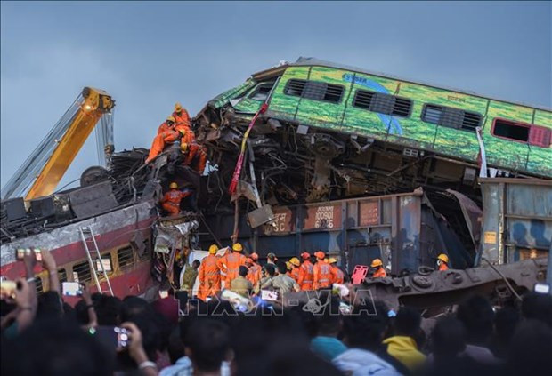 Le président de l’AN adersse sa sympathie à l'Inde pour un accident ferroviaire ảnh 1 Le président de l’AN adersse sa sympathie à l'Inde pour un accident ferroviaire ảnh 1