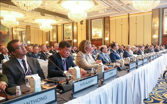 Le Vietnam participe au 20e Dialogue Shangri-La à Singapour ảnh 1 Le Vietnam participe au 20e Dialogue Shangri-La à Singapour ảnh 1