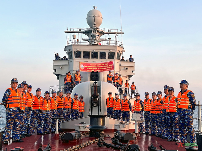 La Marine vietnamienne participe à des activités internationales en Indonésie ảnh 1 La Marine vietnamienne participe à des activités internationales en Indonésie ảnh 1