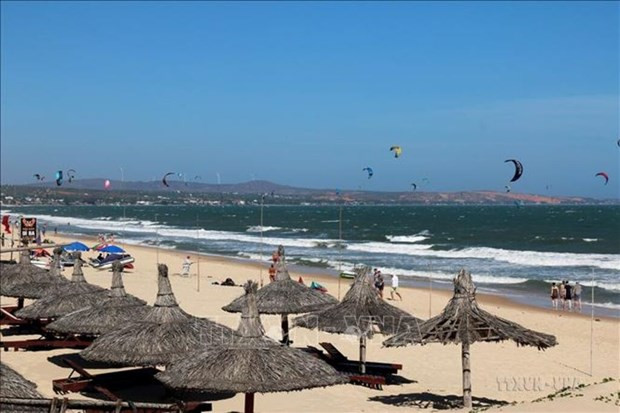 Binh Thuan continue d'accélérer le développement de l'industrie, du tourisme et de l'agriculture ảnh 2