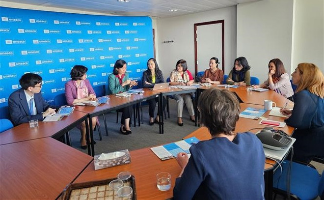 Une délégation du Comité central de l’Union des femmes du Vietnam en France ảnh 2 Une délégation du Comité central de l’Union des femmes du Vietnam en France ảnh 2