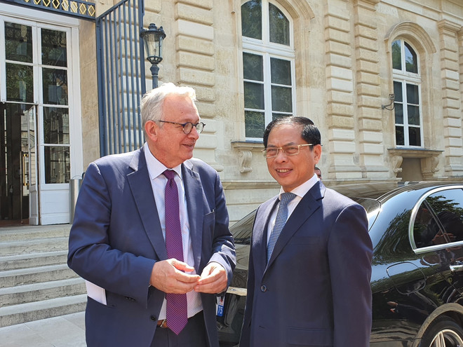 Le Vietnam et la France souhaitent promouvoir davantage leur coopération multiforme ảnh 2 Le Vietnam et la France souhaitent promouvoir davantage leur coopération multiforme ảnh 2