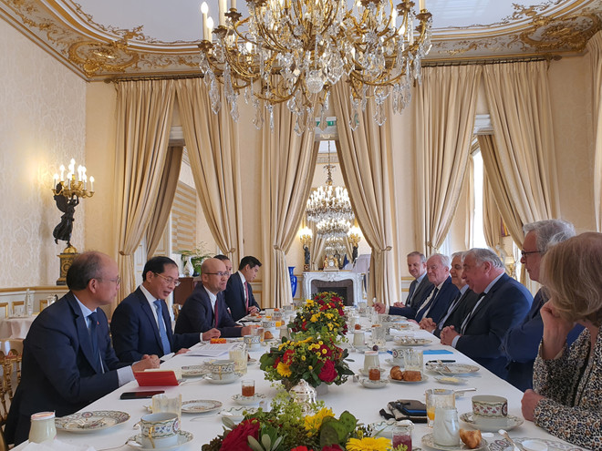 Le Vietnam et la France souhaitent promouvoir davantage leur coopération multiforme ảnh 1 Le Vietnam et la France souhaitent promouvoir davantage leur coopération multiforme ảnh 1