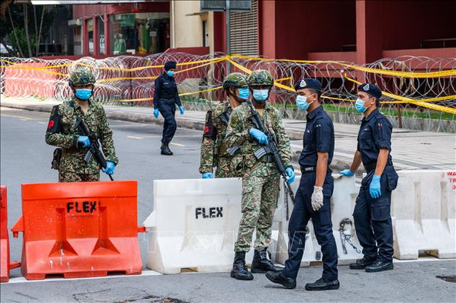 COVID-19 : la Malaisie pourrait à nouveau resserrer les restrictions sociales ảnh 1 COVID-19 : la Malaisie pourrait à nouveau resserrer les restrictions sociales ảnh 1