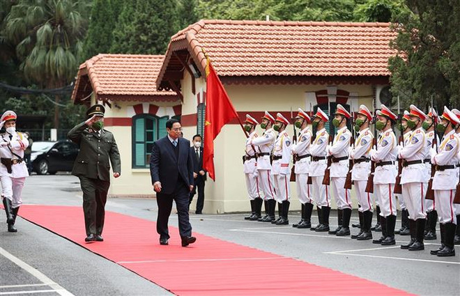 Le PM adresse ses voeux du Têt à la Police et deux hôpitaux à Hanoï ảnh 1 Le PM adresse ses voeux du Têt à la Police et deux hôpitaux à Hanoï ảnh 1