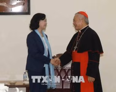 Pâques: félicitations aux catholiques de Hanoi ảnh 1