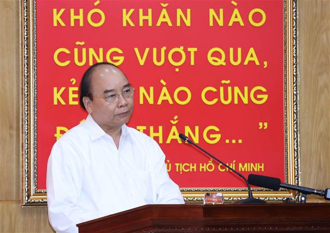 Le Premier ministre exhorte les militaires à continuer d’assister les sinistrés ảnh 1 Le Premier ministre exhorte les militaires à continuer d’assister les sinistrés ảnh 1