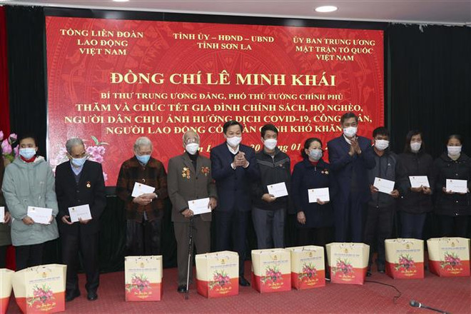Têt : Des dirigeants de l’Etat et du gouvernement en tournée à Tra Vinh et à Son La ảnh 2 Têt : Des dirigeants de l’Etat et du gouvernement en tournée à Tra Vinh et à Son La ảnh 2