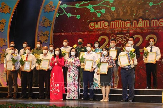 Plus de 10,4 milliards de dongs pour les paysans pauvres de Hô Chi Minh-Ville ảnh 1