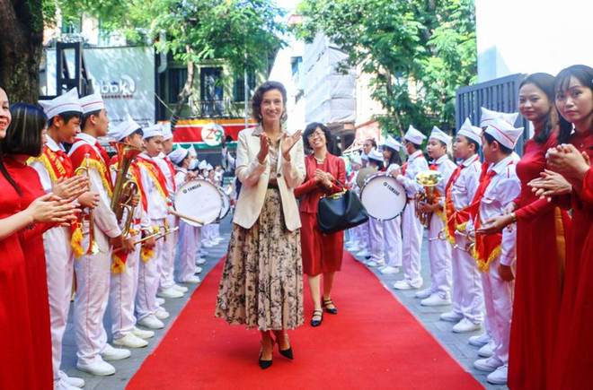 La Directrice générale de l'UNESCO assiste à la rentrée scolaire au collège Ngo Si Lien ảnh 1 La Directrice générale de l'UNESCO assiste à la rentrée scolaire au collège Ngo Si Lien ảnh 1