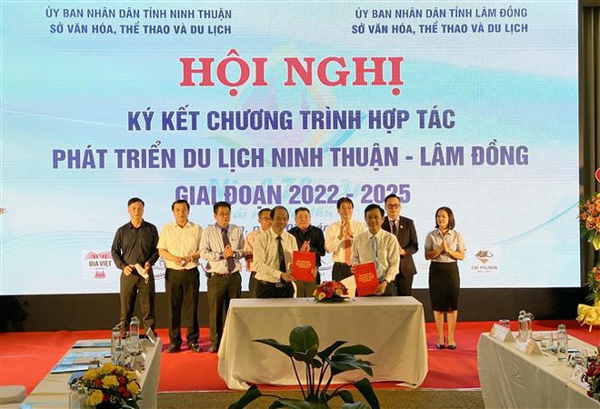 Ninh Thuan et Lam Dong signent un programme de coopération dans le développement du tourisme ảnh 1 Ninh Thuan et Lam Dong signent un programme de coopération dans le développement du tourisme ảnh 1