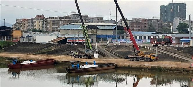 Quang Ninh: reprise du dédouanement au poste-frontière de Ka Long ảnh 1 Quang Ninh: reprise du dédouanement au poste-frontière de Ka Long ảnh 1