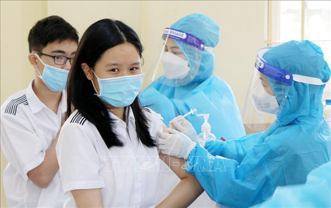 La 3e dose de vaccin contre le COVID-19 sera injectée aux enfants âgés de 12 à 17 ans ảnh 1 La 3e dose de vaccin contre le COVID-19 sera injectée aux enfants âgés de 12 à 17 ans ảnh 1
