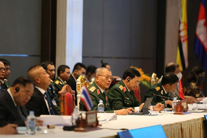 Ouverture de la 16e réunion des ministres de la Défense de l'ASEAN ảnh 2 Ouverture de la 16e réunion des ministres de la Défense de l'ASEAN ảnh 2