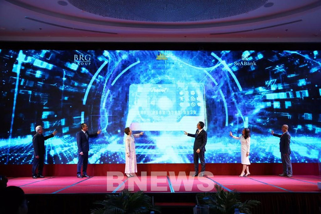 Vietnam Airlines, SeABank et BRG Group lancent la carte de crédit co-marqué SeATravel ảnh 1