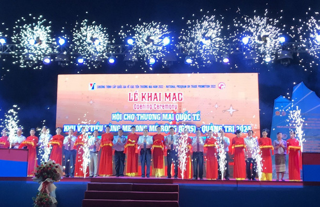 Ouverture de la foire commerciale internationale GMS-Quang Tri 2022 ảnh 2 Ouverture de la foire commerciale internationale GMS-Quang Tri 2022 ảnh 2