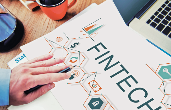 Colloque sur les services de fintech pour les PME à Hanoï ảnh 1