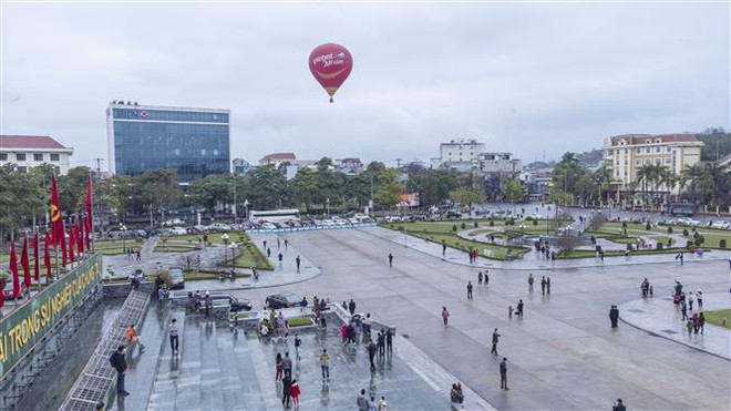 Vols d'essai en montgolfière dans le ciel de la province de Tuyen Quang ảnh 1 Vols d'essai en montgolfière dans le ciel de la province de Tuyen Quang ảnh 1